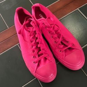 Women’s converse low sneakers